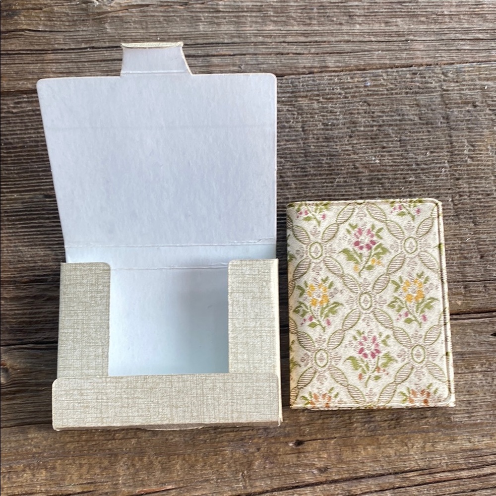 Vintage Vitronic vinyl floral cottagecore retro wallet. With box! So cute.